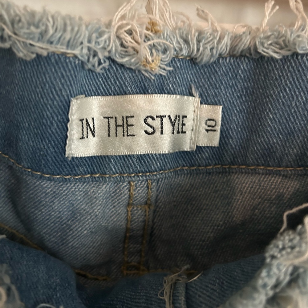 Blue Jeans with Belted Waist - Picture 3 of 3